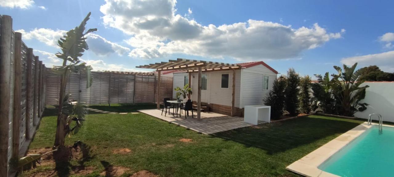 La Palapa: Seaside Getaway with Private Pools Villa Chiclana de la Frontera Exterior photo