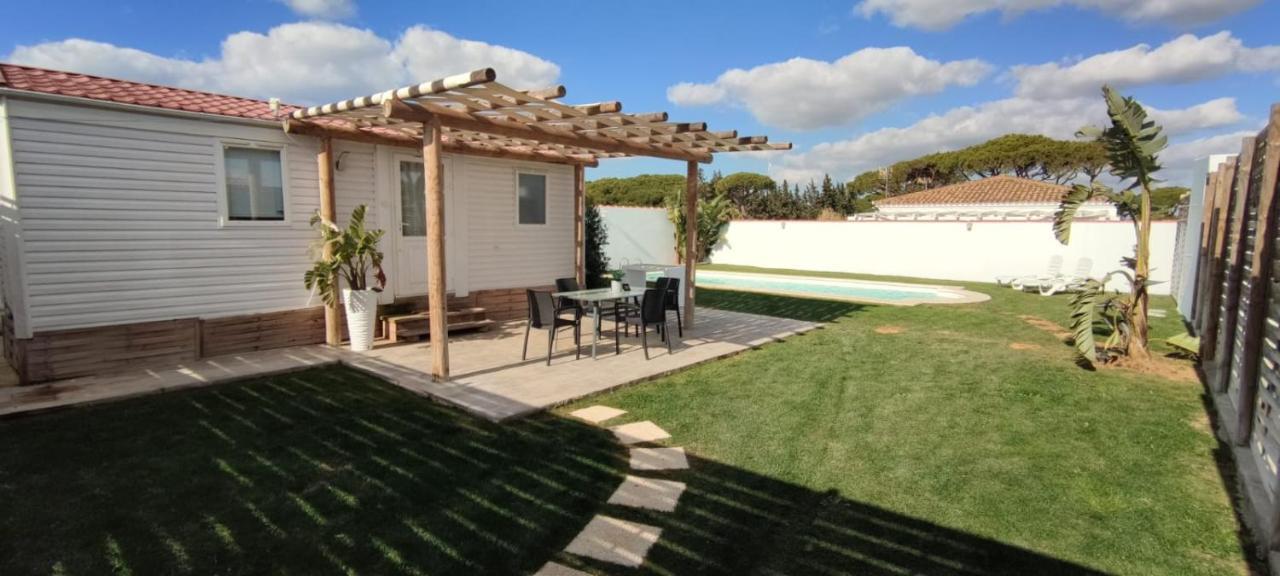 La Palapa: Seaside Getaway with Private Pools Villa Chiclana de la Frontera Exterior photo