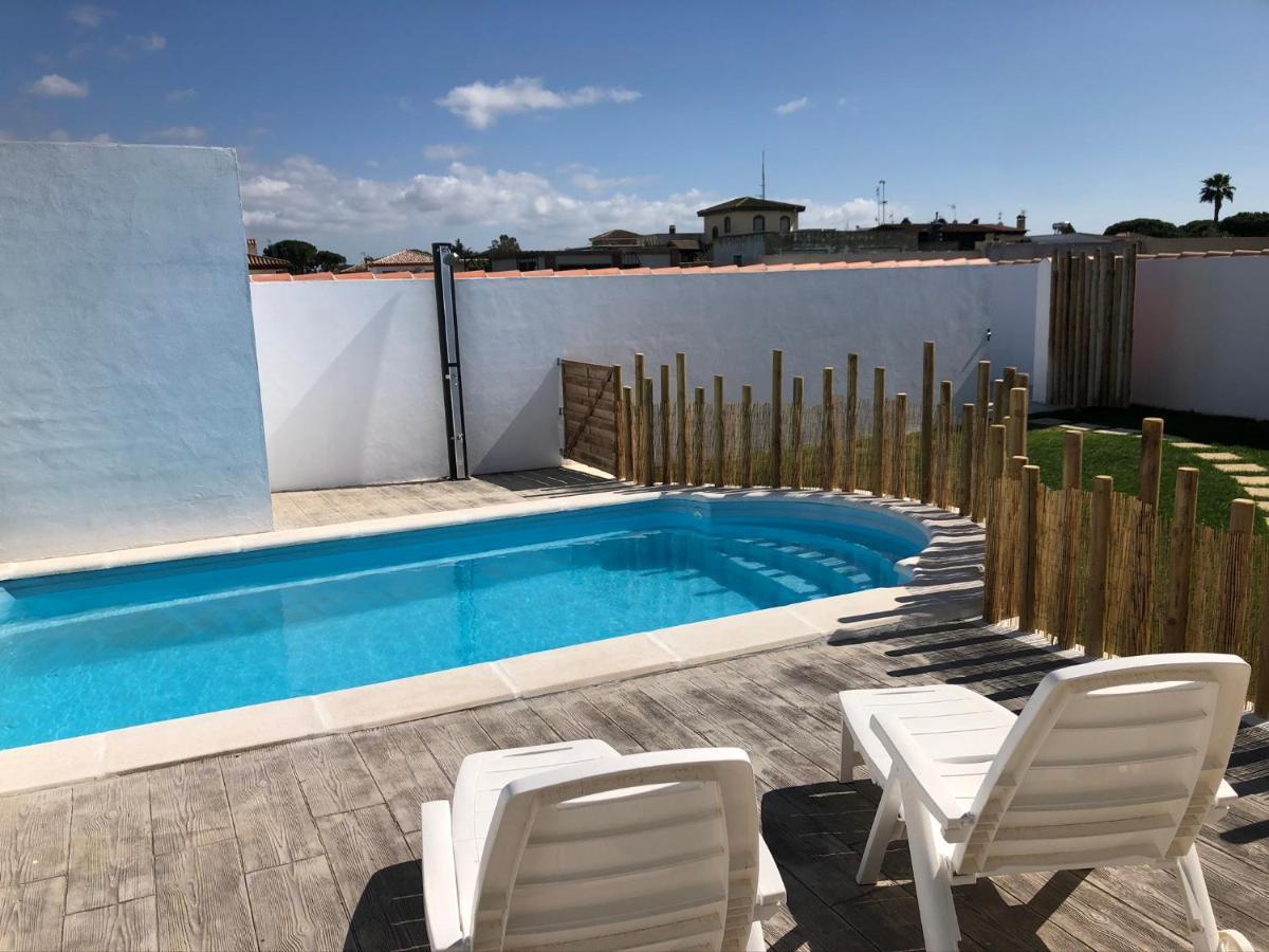 La Palapa: Seaside Getaway with Private Pools Villa Chiclana de la Frontera Exterior photo
