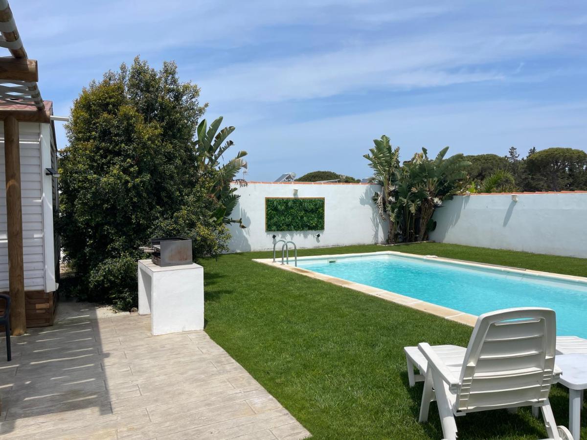 La Palapa: Seaside Getaway with Private Pools Villa Chiclana de la Frontera Exterior photo